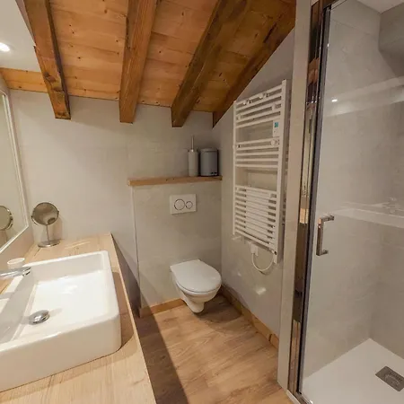 Confortable 10 Pers. Au Centre De St Martin De Belleville, Proche Teleski Et Commodites - Fr-1-452-67